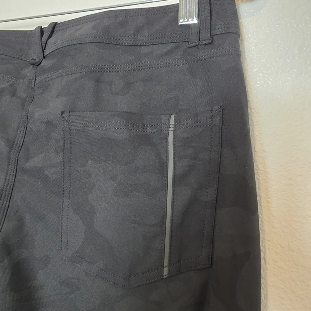 Lululemon Women's Day Trip Boyfriend Pants In Lotus Camo